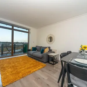 pass-the-keys-riverside-amazing-flat-in-london-close-to-the-o2.brighton-hotels-england.com/